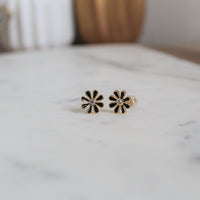 Daisy Studs