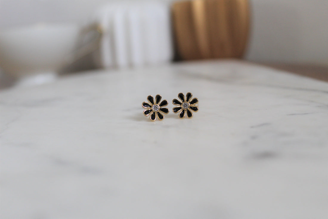 Daisy Studs