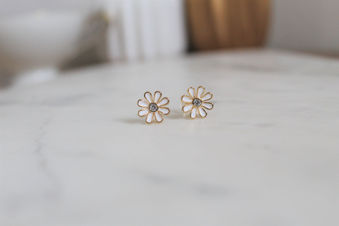 Daisy Studs