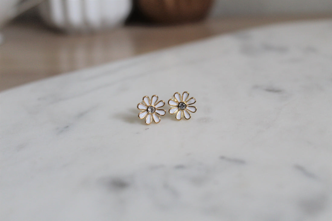 Daisy Studs