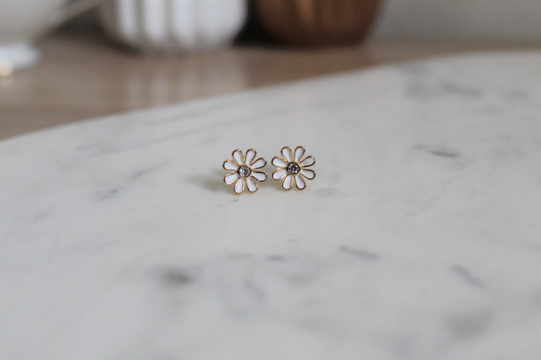 Daisy Studs